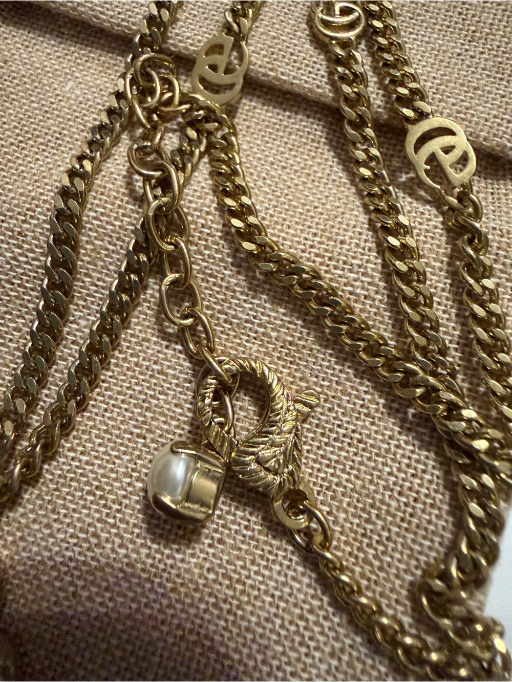 Gucci Gold Pearl Cluster Pendant Necklace - Picture 3 of 5
